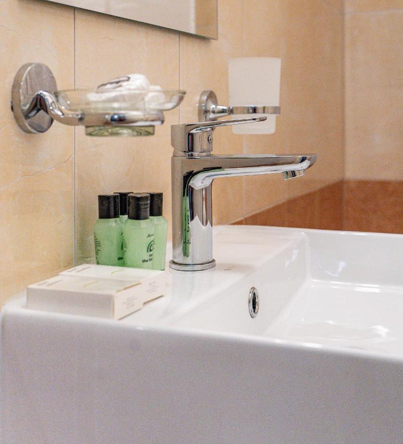 Per56 By Smart Cozy Suites - Right Next To The Metro - Parking - Available 24Hr Athens Luaran gambar